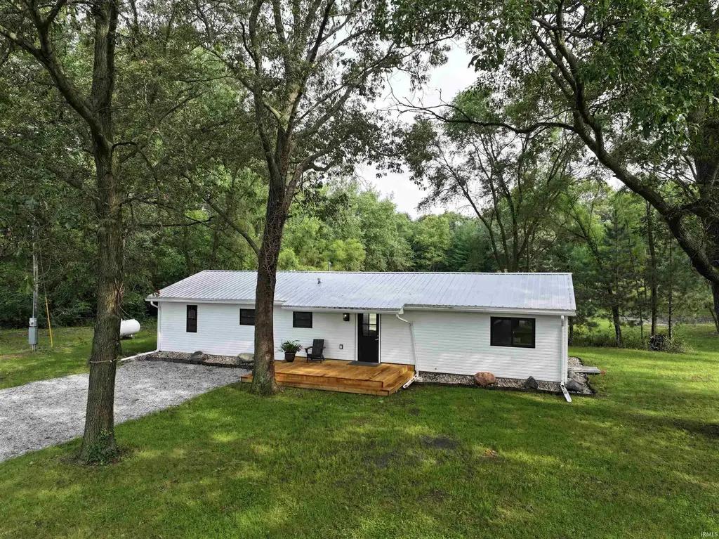 13054 W 300 North Road, Medaryville