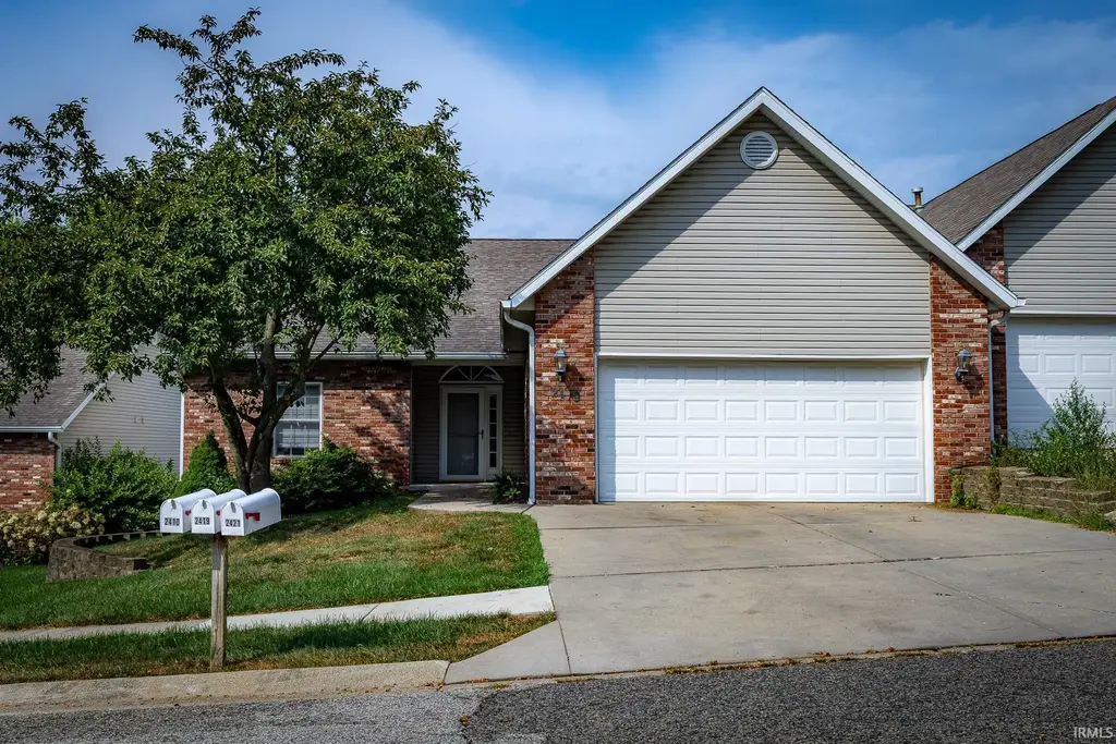 2419 N Stonelake Circle, Bloomington