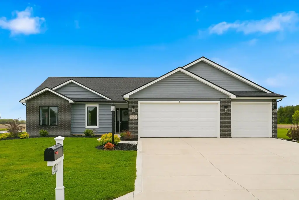 305 Cottonwood Court, Markle