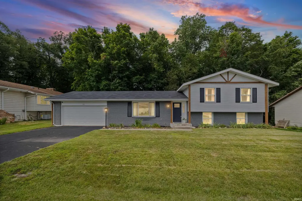 100 Foxwood Court, Lafayette