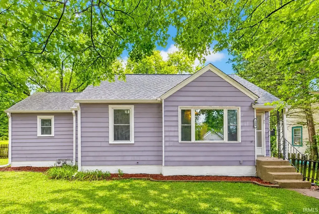 1009 N Woodburn Avenue, Bloomington