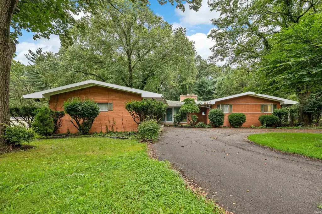 52585 Brooktrails Drive, South Bend