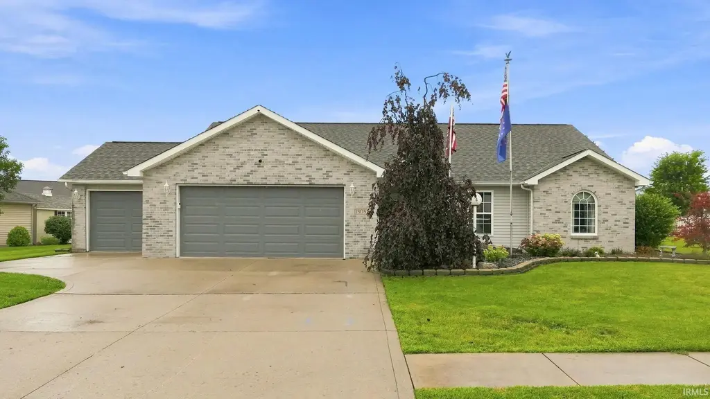 1308 W Crooked Tree Drive, Columbia City