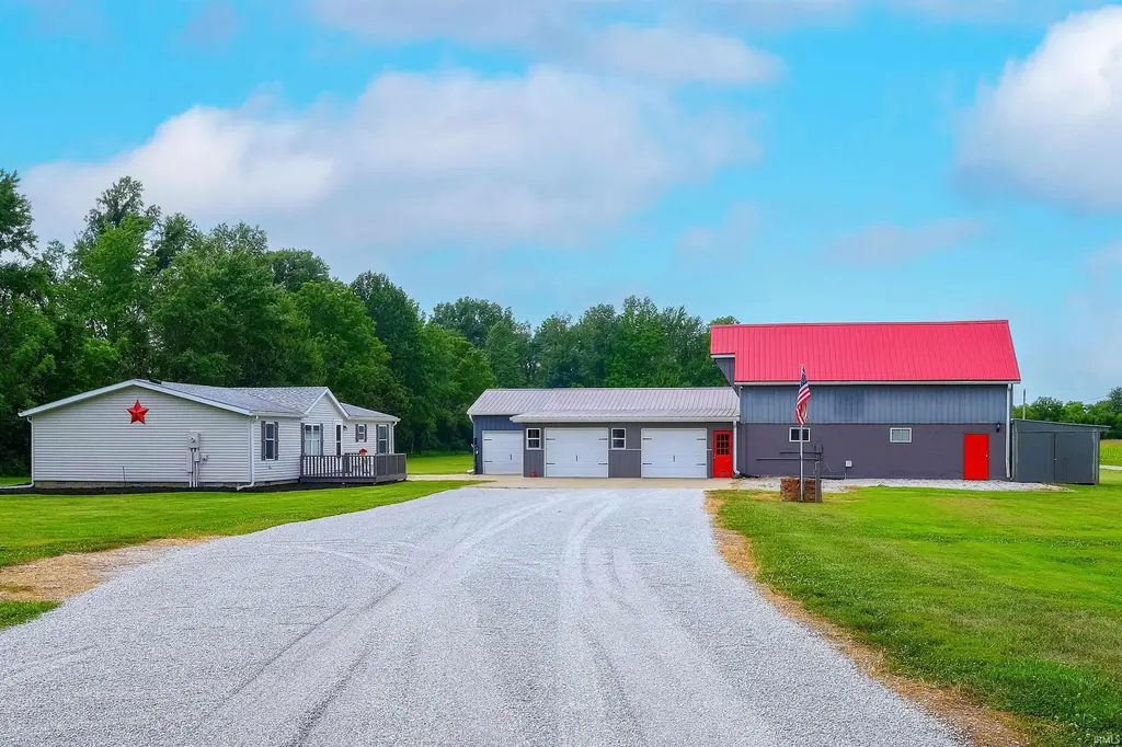 7516 S County Road 100 W, Clay City