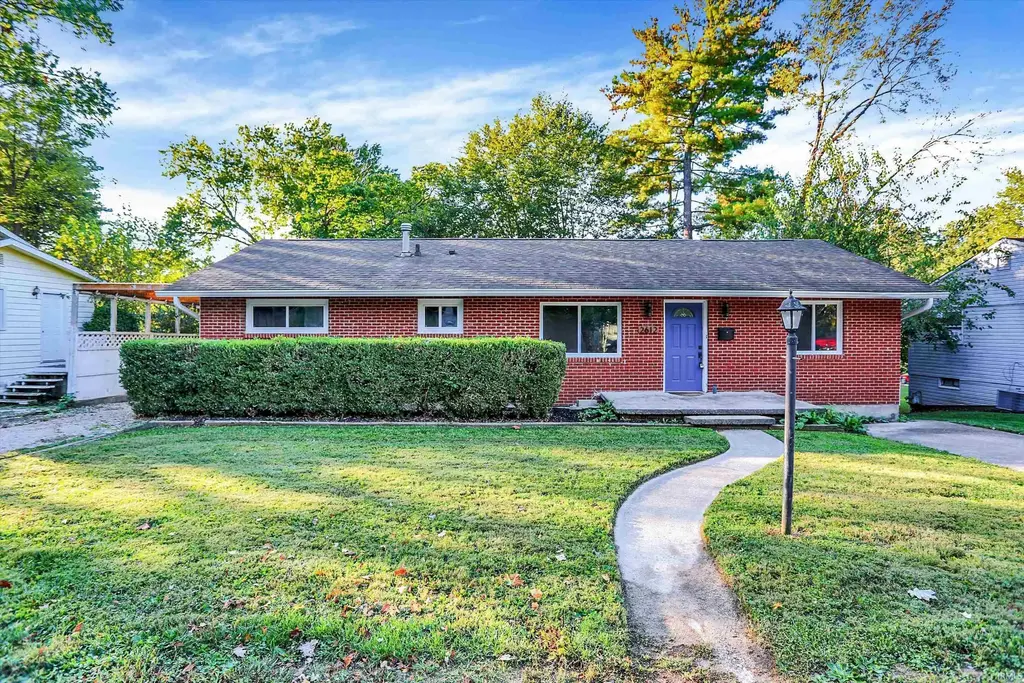 2612 E Dekist Street, Bloomington