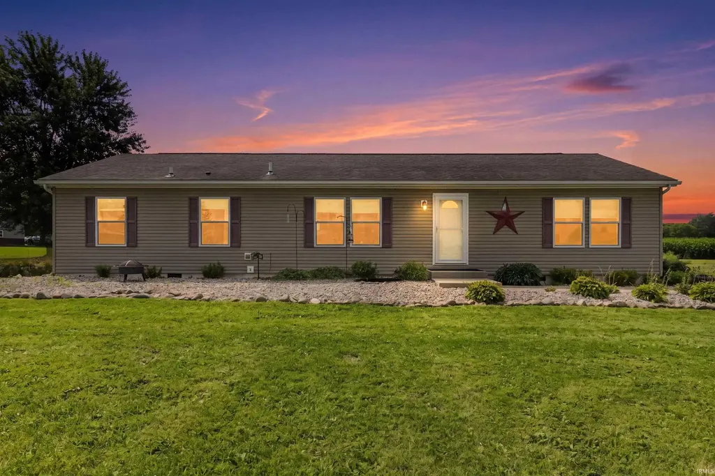 3077 N Sr 9, Columbia City