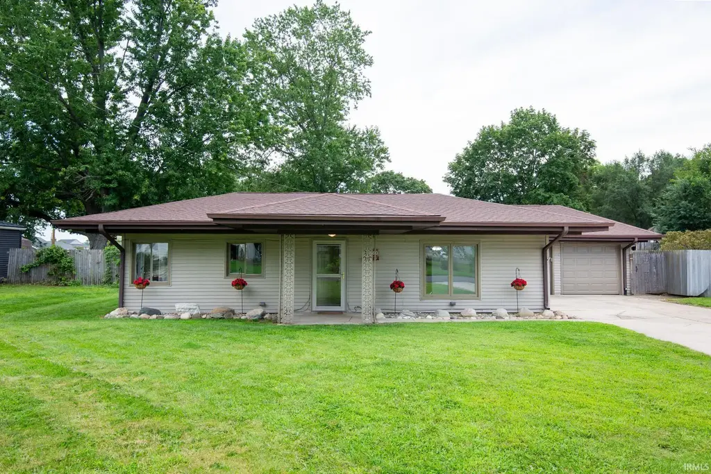 51460 Lake Drive, Elkhart