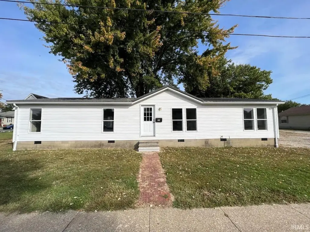 704 E First Street, Huntingburg