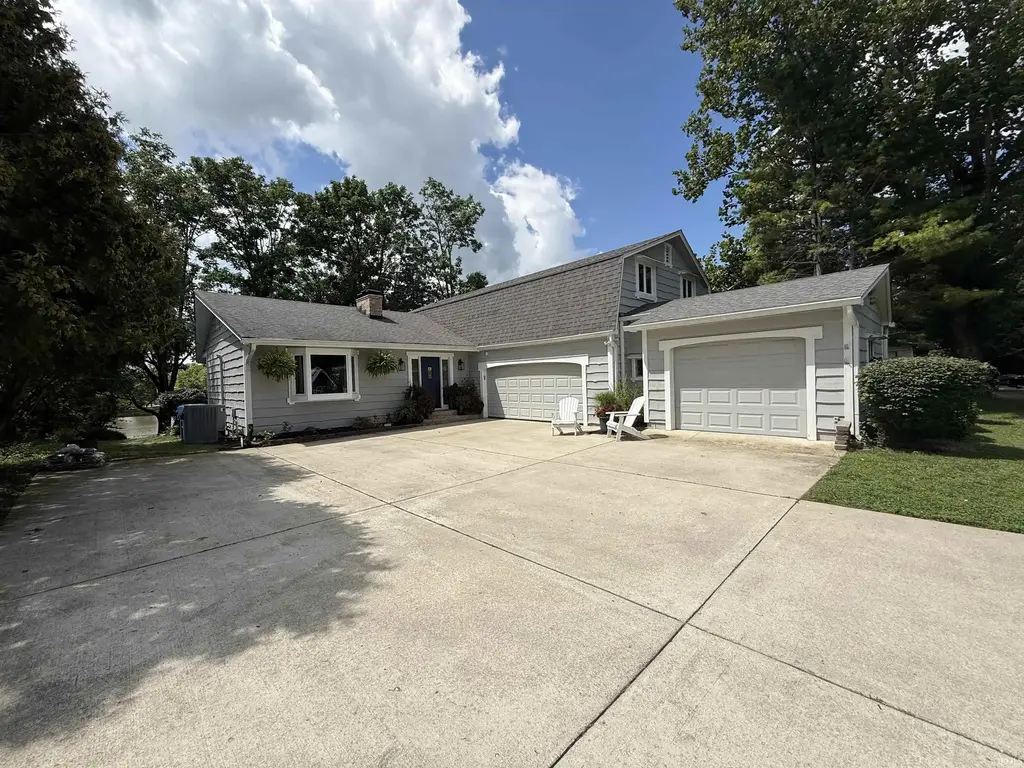 700 Iron Bridge Road, Cicero