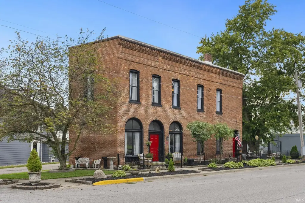 110 E Market Street, Pierceton