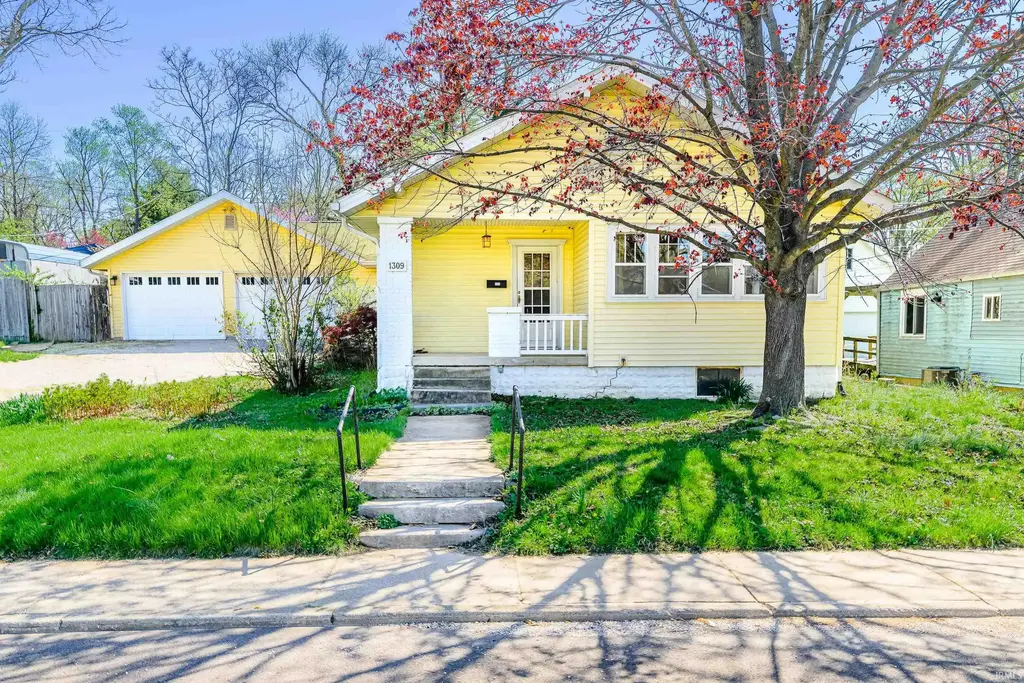 1309 S Lincoln Street, Bloomington