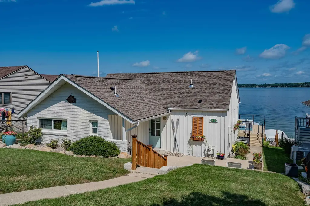 824 South Clear Lake Drive, Fremont