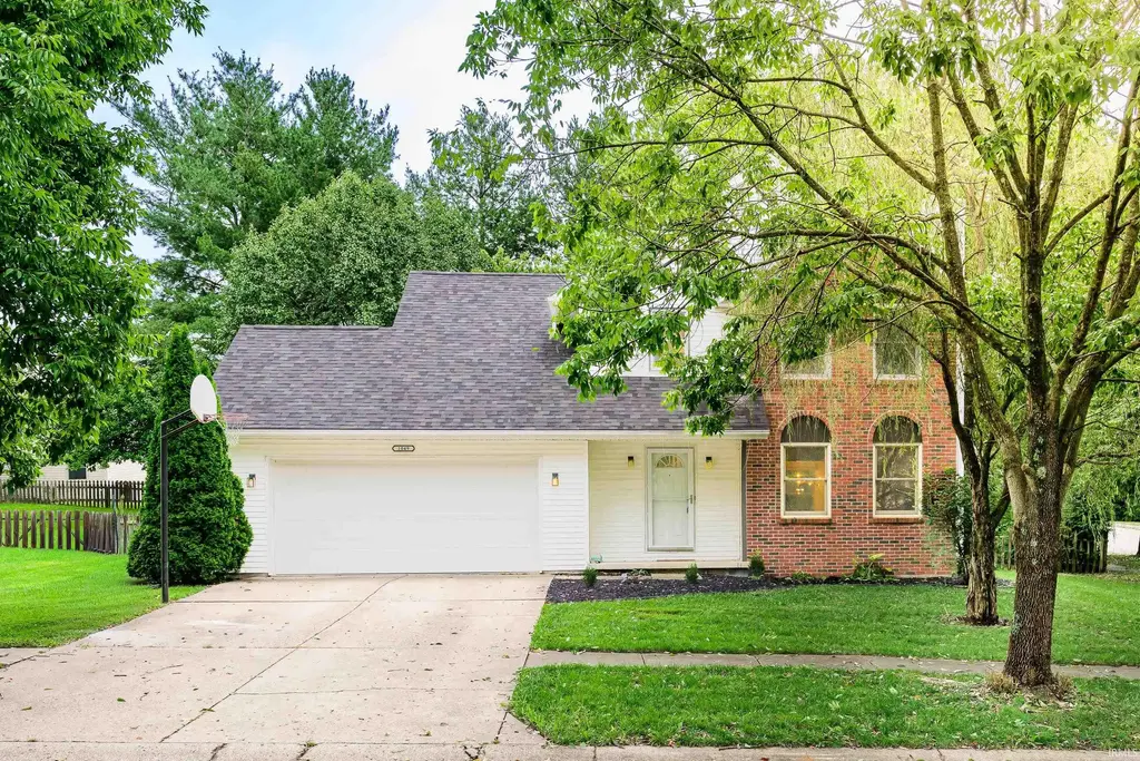 1049 S Graywell Drive, Bloomington
