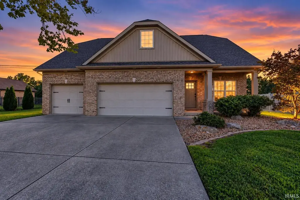 3749 Arbor Pointe Drive, Newburgh