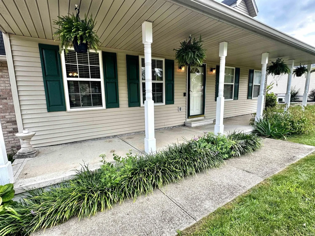 1213 W Woodhill Drive, Bloomington