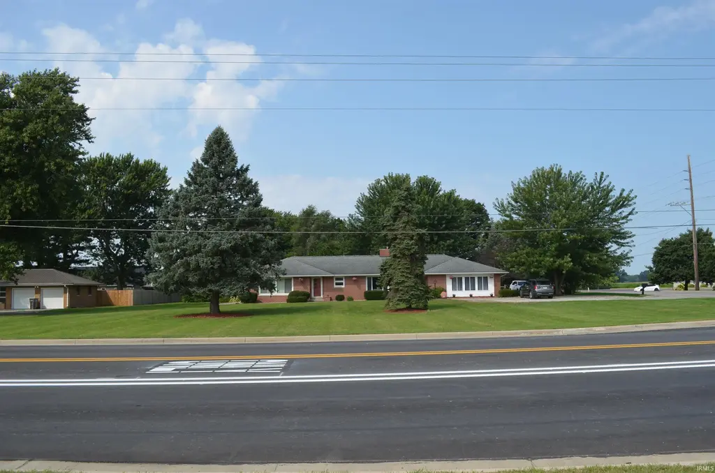 1574 N Main Street, Nappanee