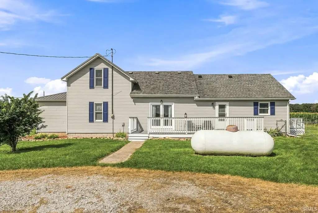 10520 E State Road 10 Highway, Culver