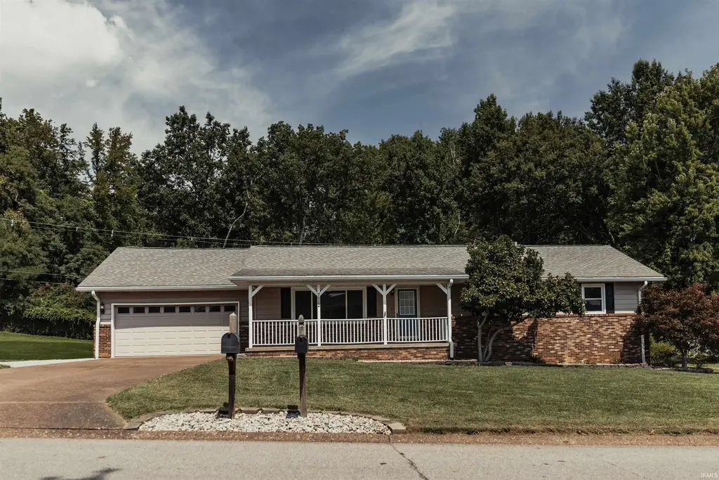7522 Edgedale Drive, Newburgh