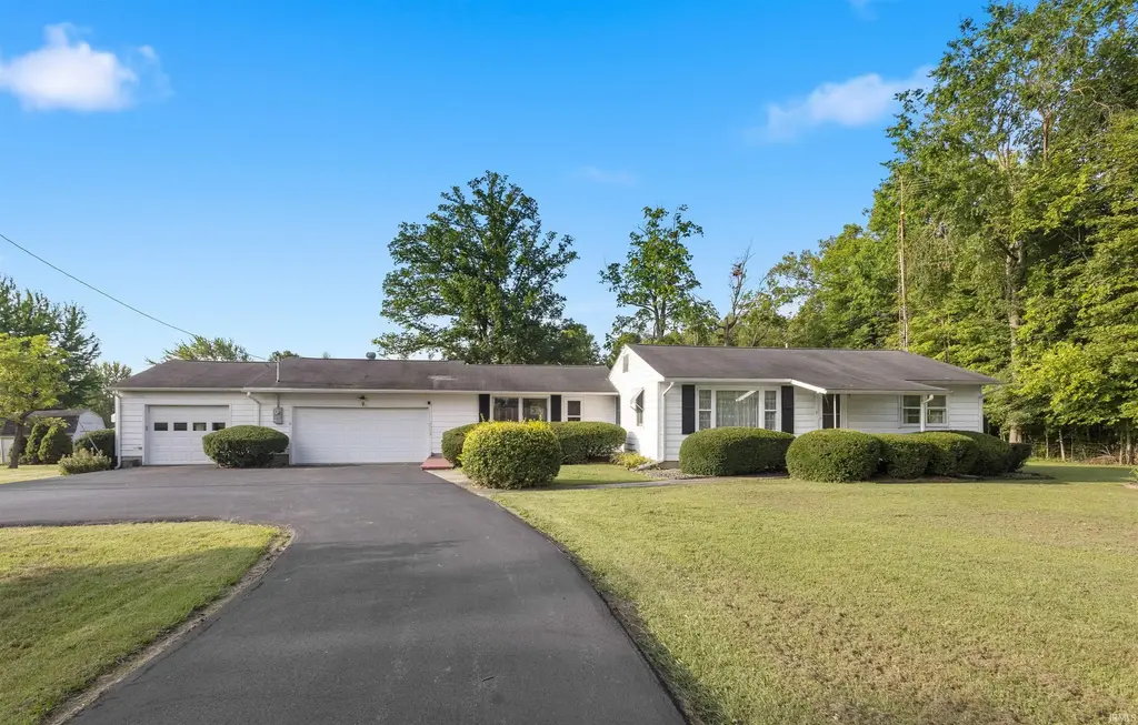 2722 E 450 North Road, Marion