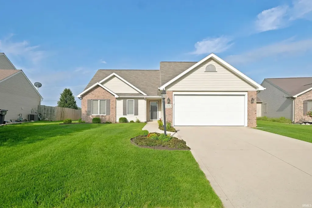 608 River Rock Pass, Fort Wayne