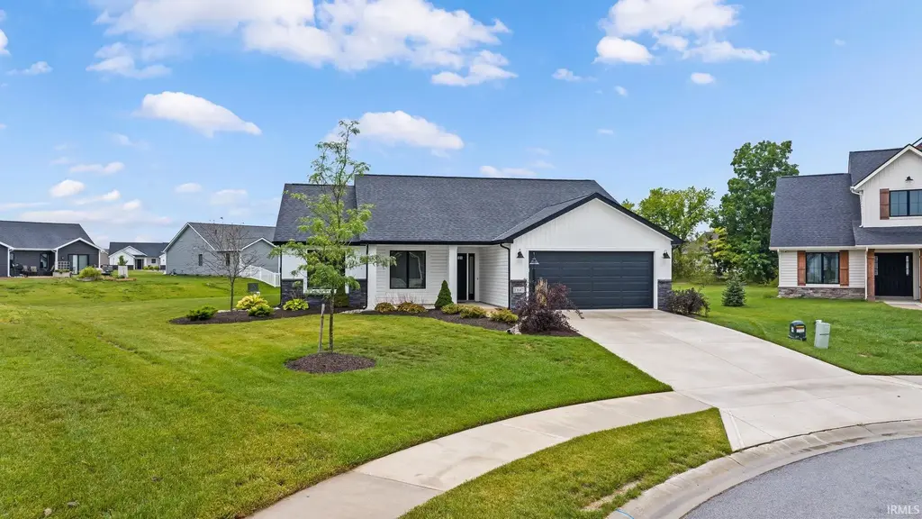13647 Fringe Tree Trail, Fort Wayne