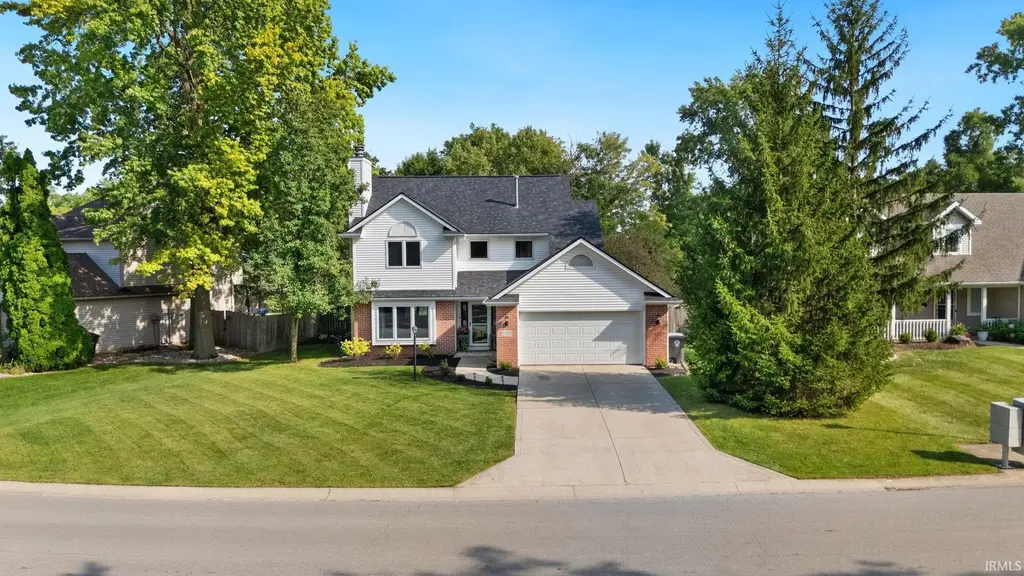 1809 Broken Oak Road, Fort Wayne