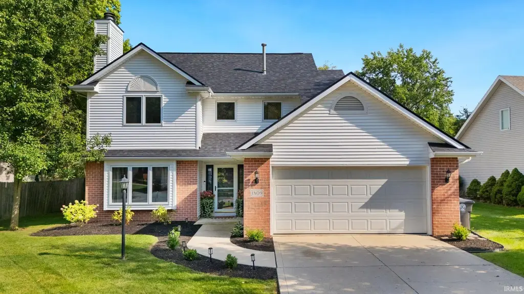 1809 Broken Oak Road, Fort Wayne