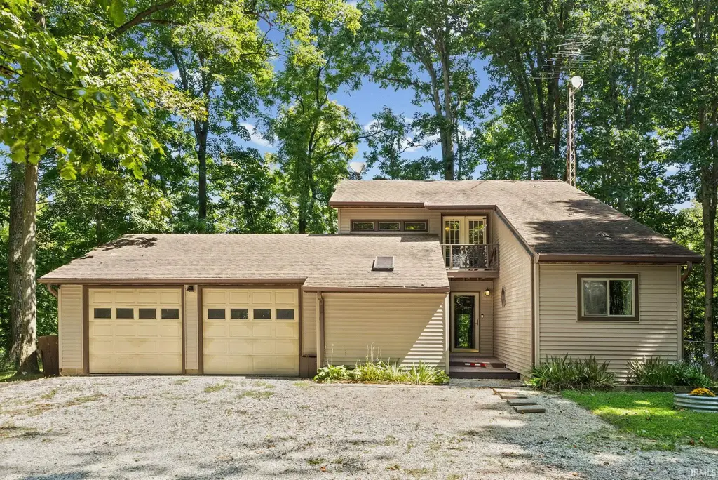 7637 E State Road 47, Waveland