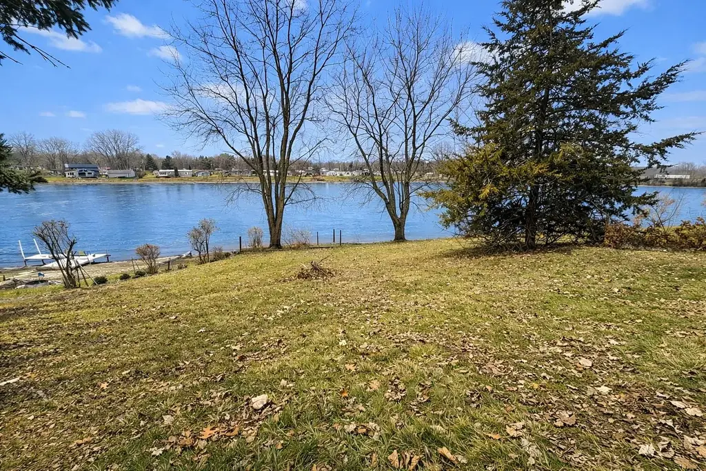 1275 Ln 201 Long Beach Lake, Fremont