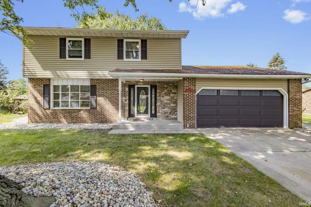 51723 E Gatehouse Drive, South Bend