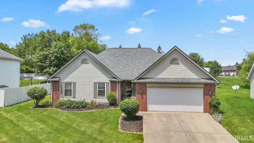 3244 S Southern Oaks Drive, Bloomington