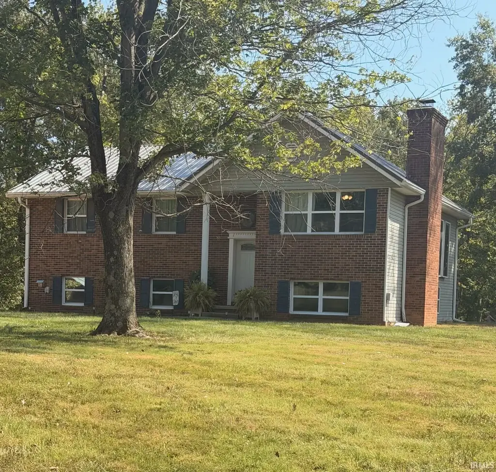 2560 N 1500 W Road, Dugger