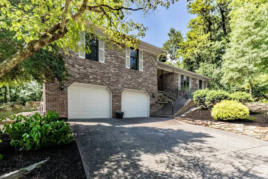 5828 Harmony Woods Lane, Evansville