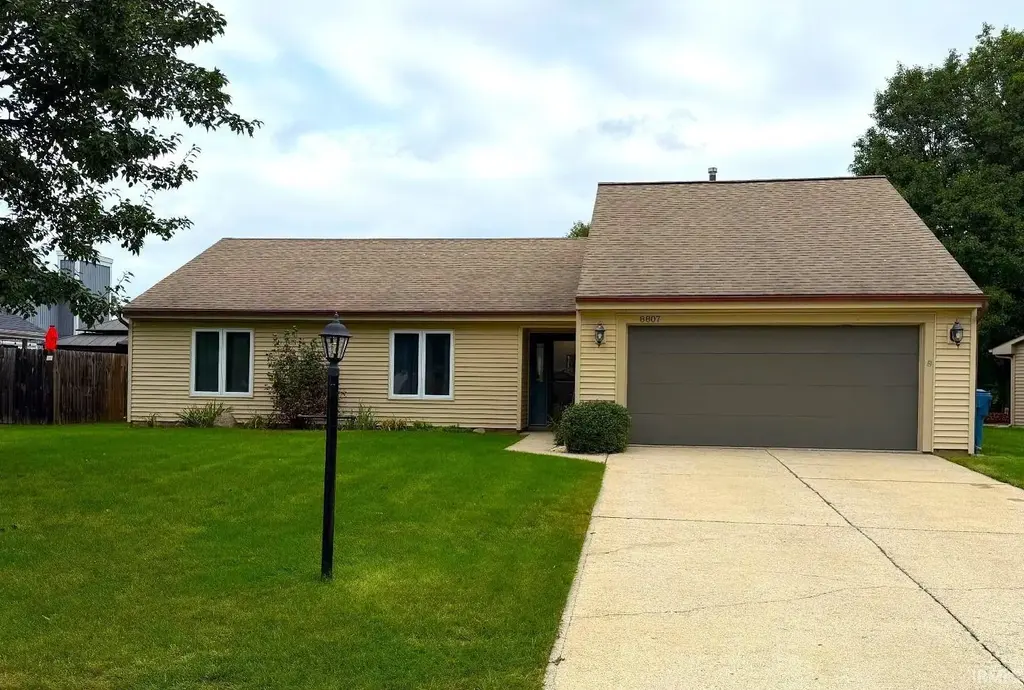 8807 Amberly Drive, New Haven