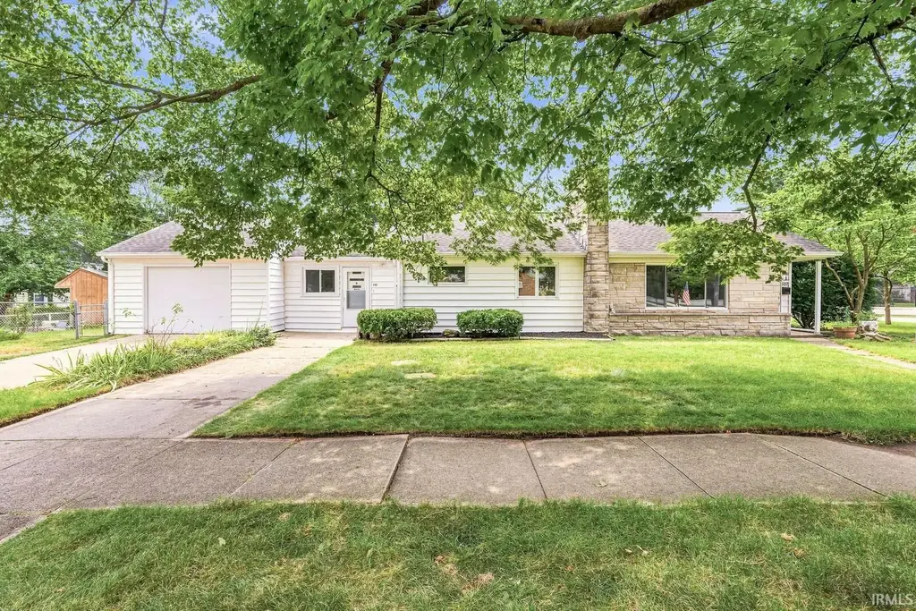 102 S Greenlawn Avenue, South Bend