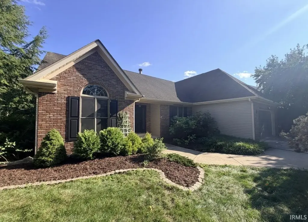711 W Estate Drive, Bloomington