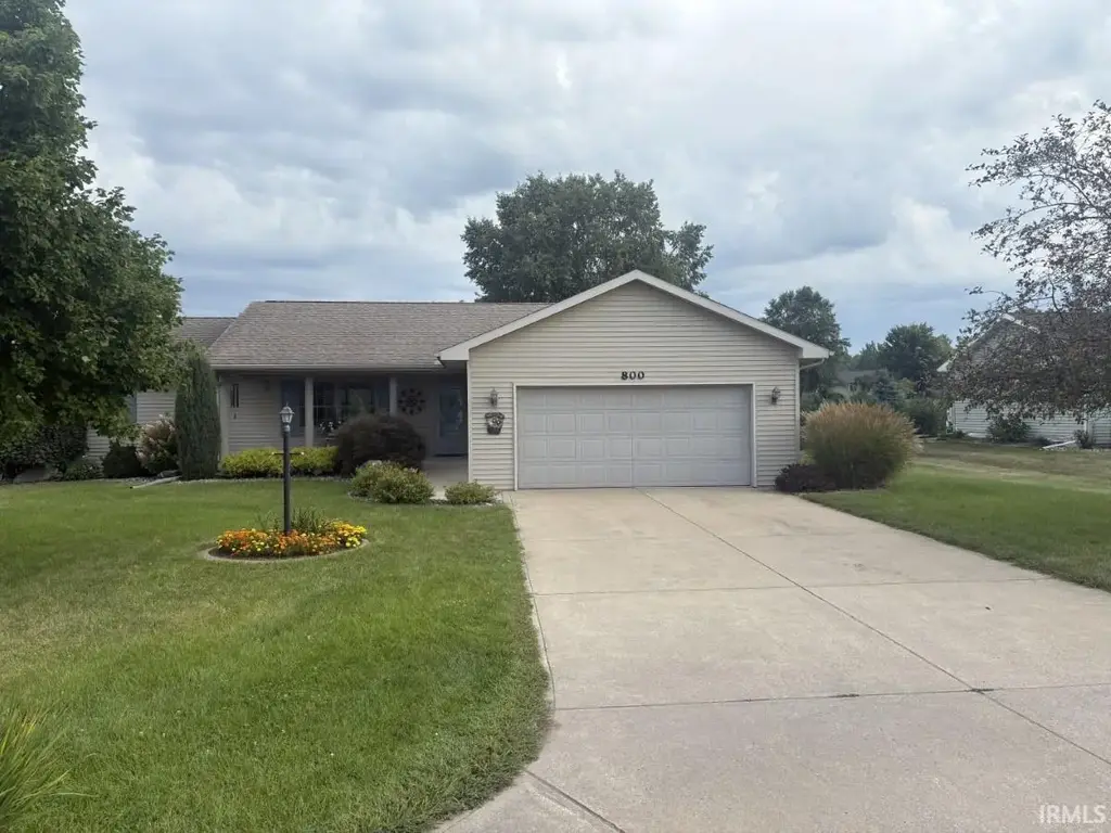 800 E Country Lane, Shipshewana