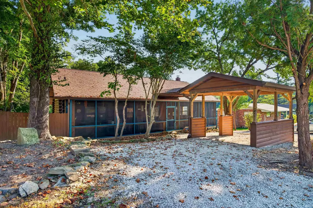 1222 Old State Road 46, Nashville