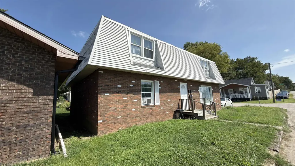 324 E Moore Street, Boonville