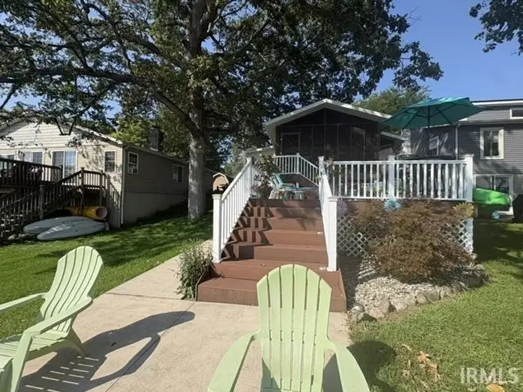 7315 S 020  E Street, Wolcottville