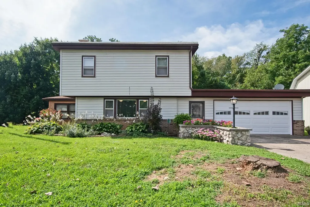 9615 N Steinbarger Lake Drive, Wawaka