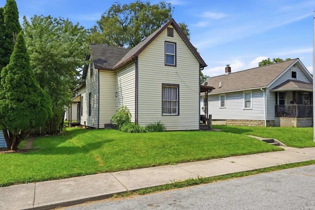 2828 Raymond Street, Fort Wayne