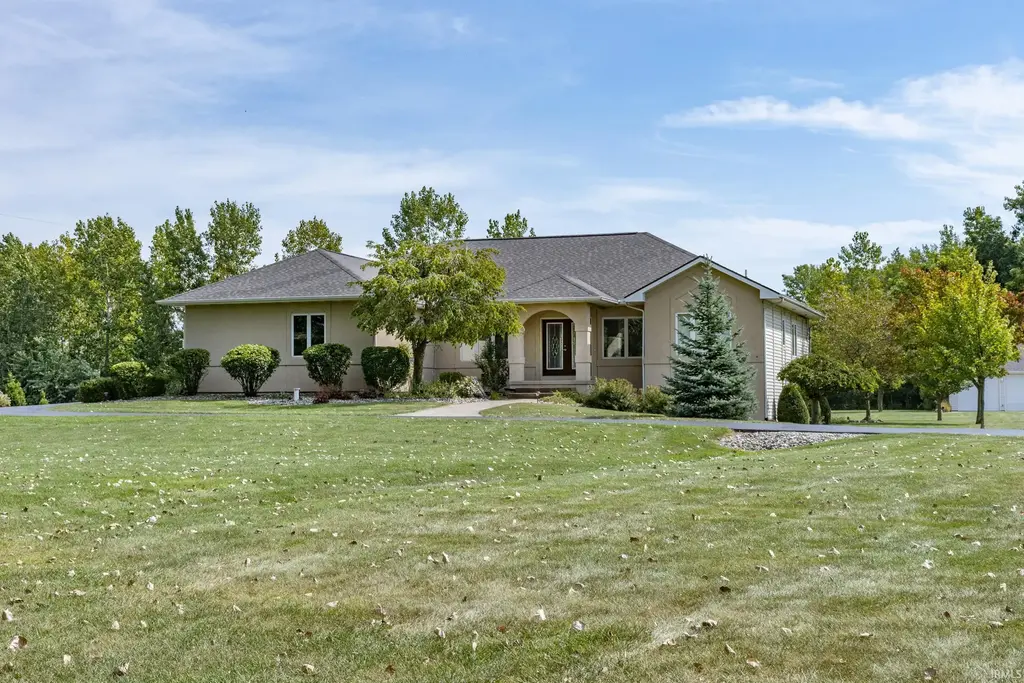 8065 S Westfield Trail, Columbia City