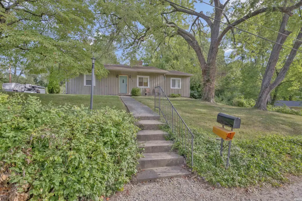 216 Christ Road, Evansville