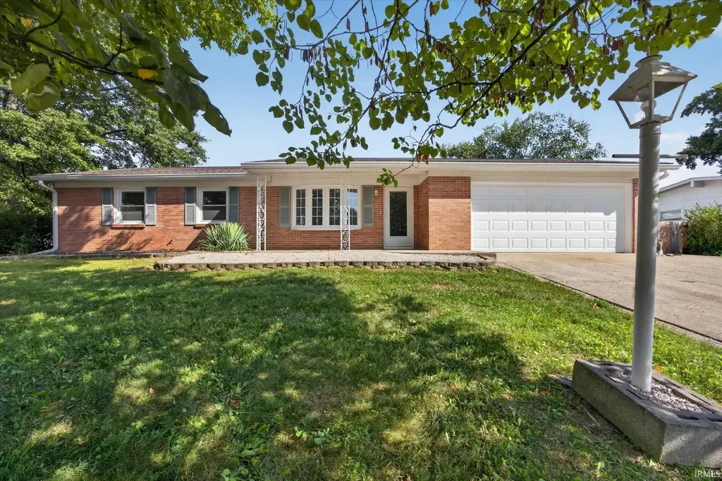 4154 W Daniel Avenue, Bloomington