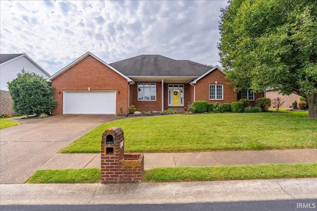 10077 Neenah Drive, Newburgh