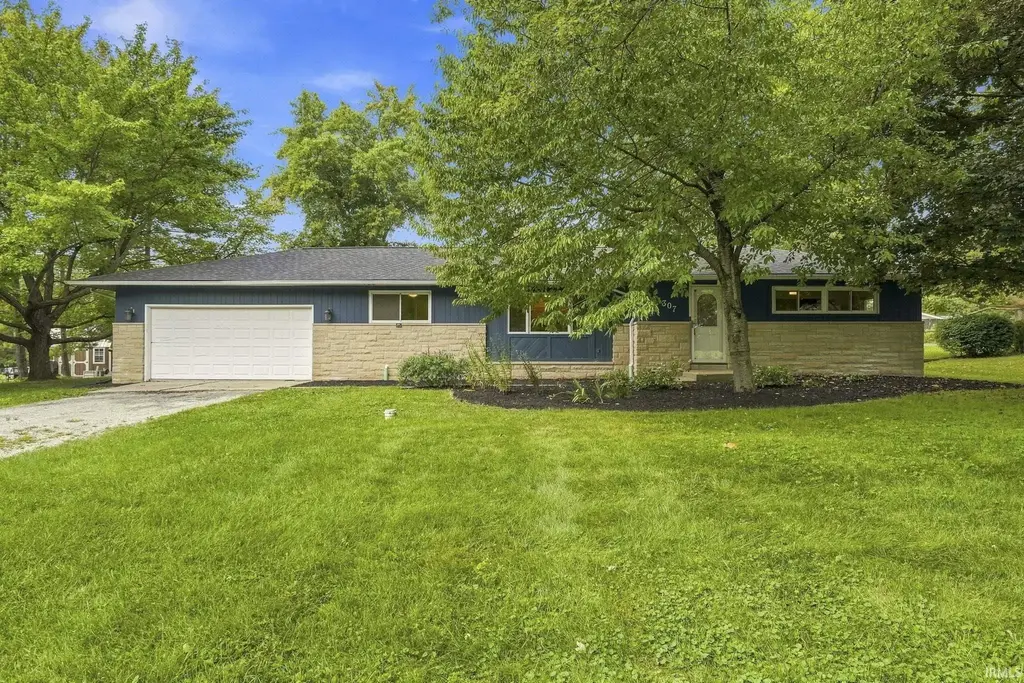 11307 Gongwer Drive, Fort Wayne