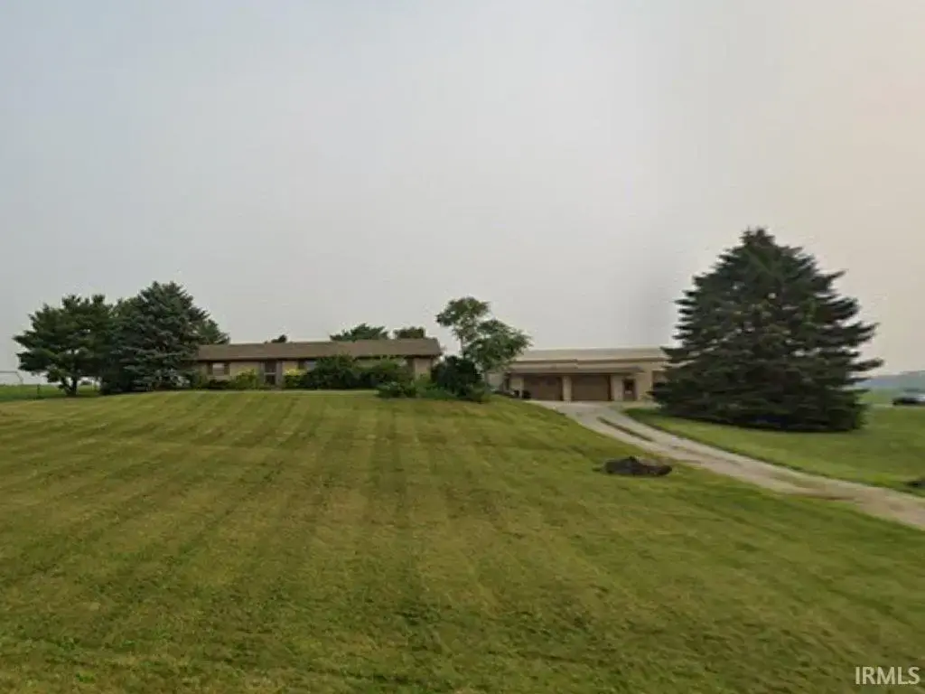 5265 E 300 S, Columbia City