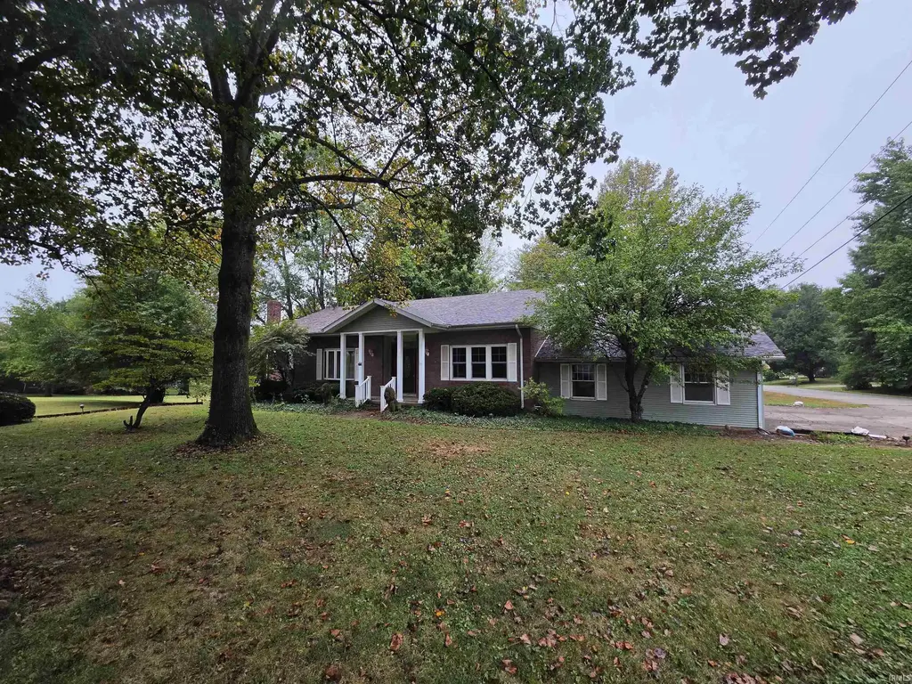 3311 E Warren Circle, Vincennes