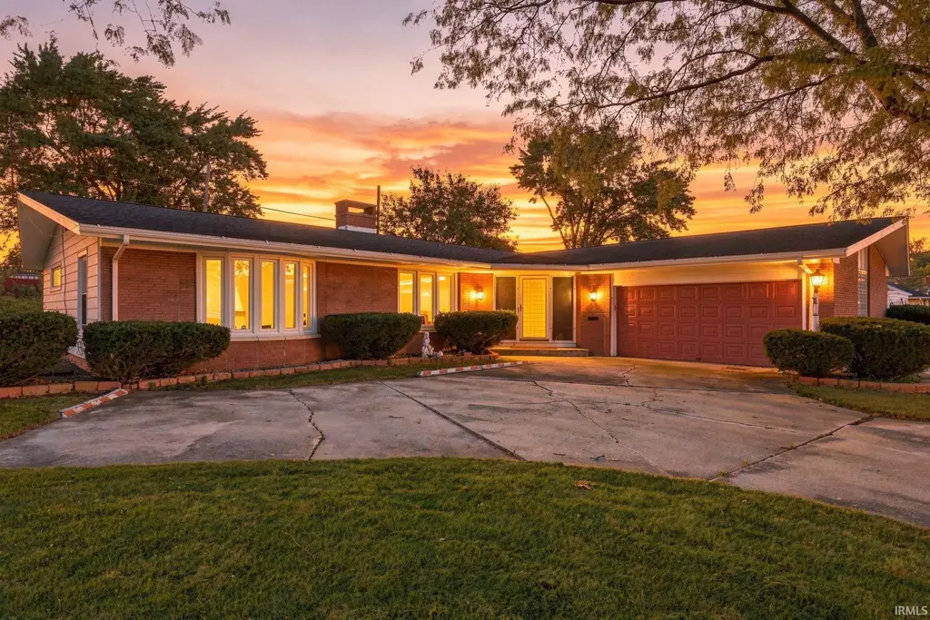 608 Roxbury Court, Fort Wayne
